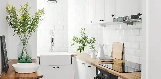 Aj malá kuchyňa môže byť krásna a praktická