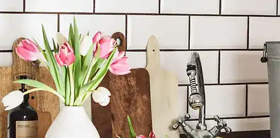 5 tipov, ako udržať kvety vo váze čo najdlhšie čerstvé