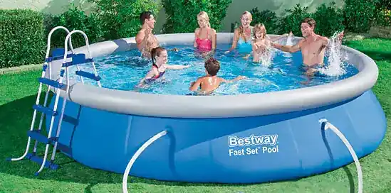 Ako vybrať nafukovací bazén tak, aby ste nestúpili vedľa