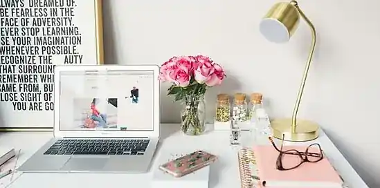 Dnes inšpiruje Lívia: Ako si zariadiť domácu kanceláriu v štýle Girl Boss