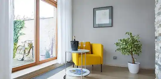 Kúpte si praktický barový či servírovací stolík