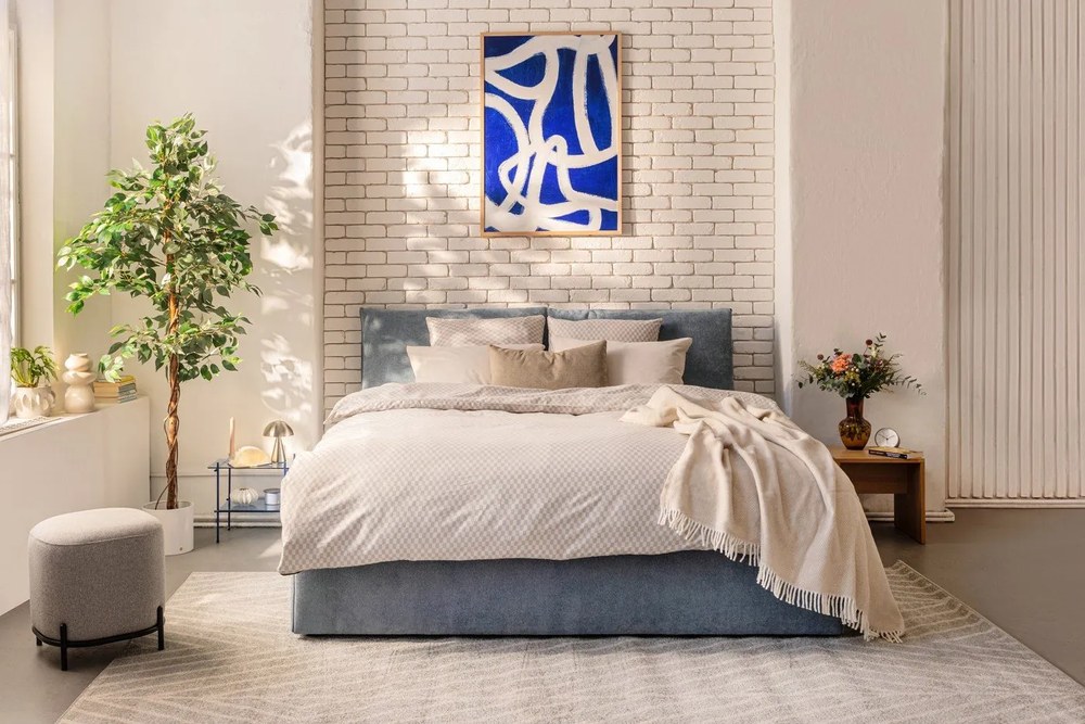 Modrá čalúnená dvojlôžková posteľ s úložným priestorom s roštom 180x200 cm Thessa Pillow – Bonami Selection