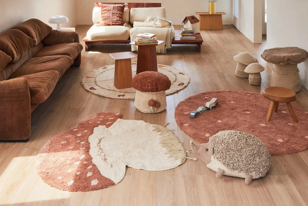 Béžový prateľný ručne tkaný bavlnený detský koberec ø140 cm Chanterelle – Lorena Canals