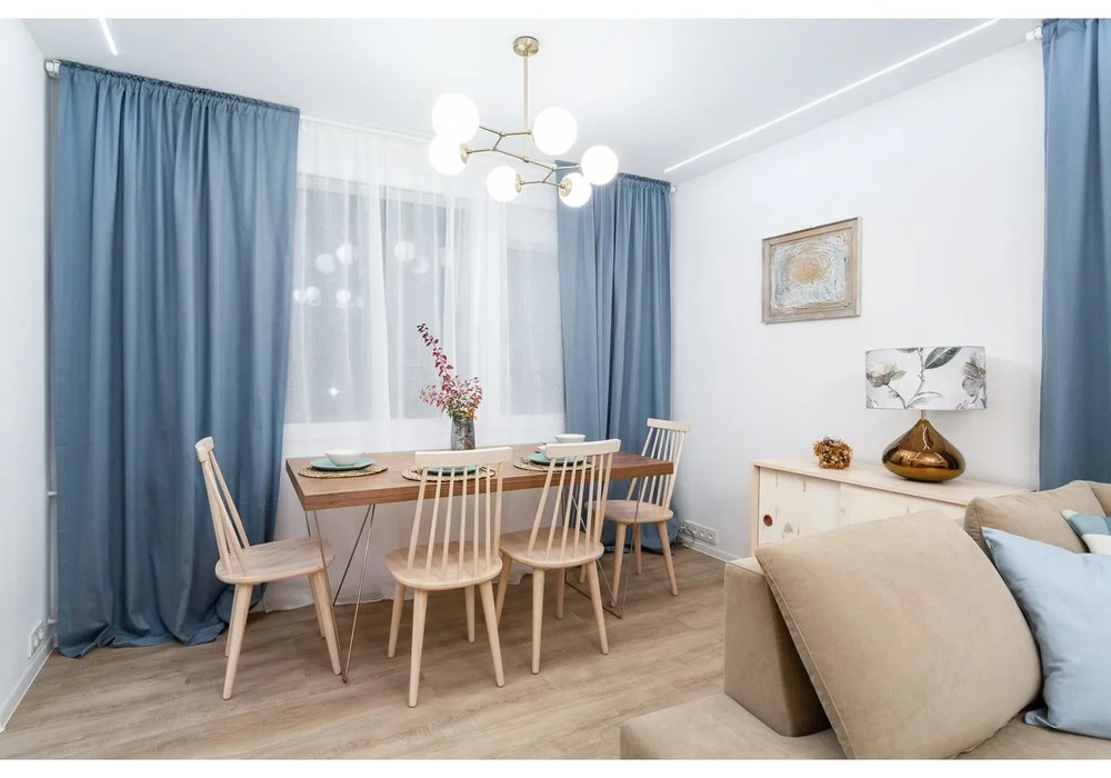 Mosadzné závesné svietidlo so skleneným tienidlom Damar – Opviq lights