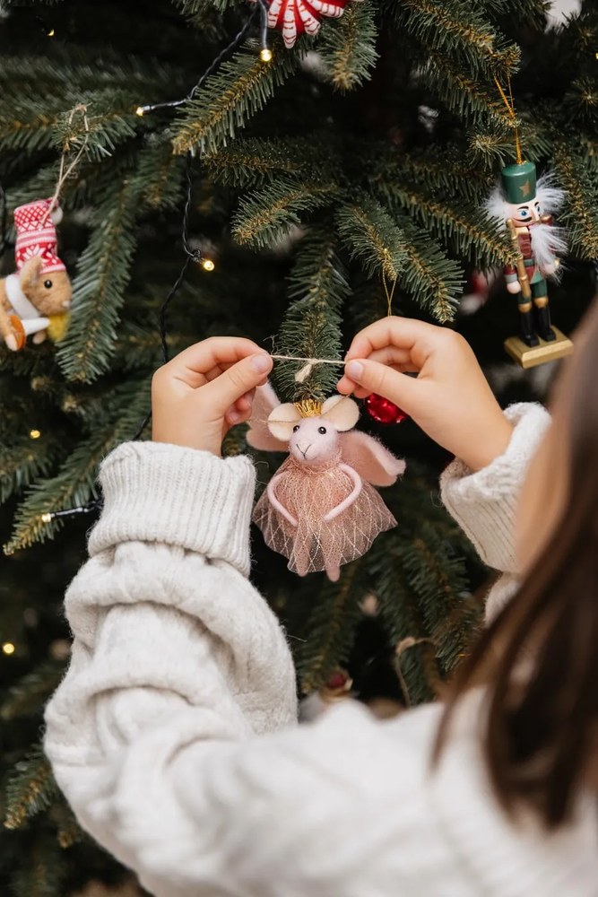 Drevené vianočné ozdoby v súprave 6 ks 13 cm Nikita – Bloomingville