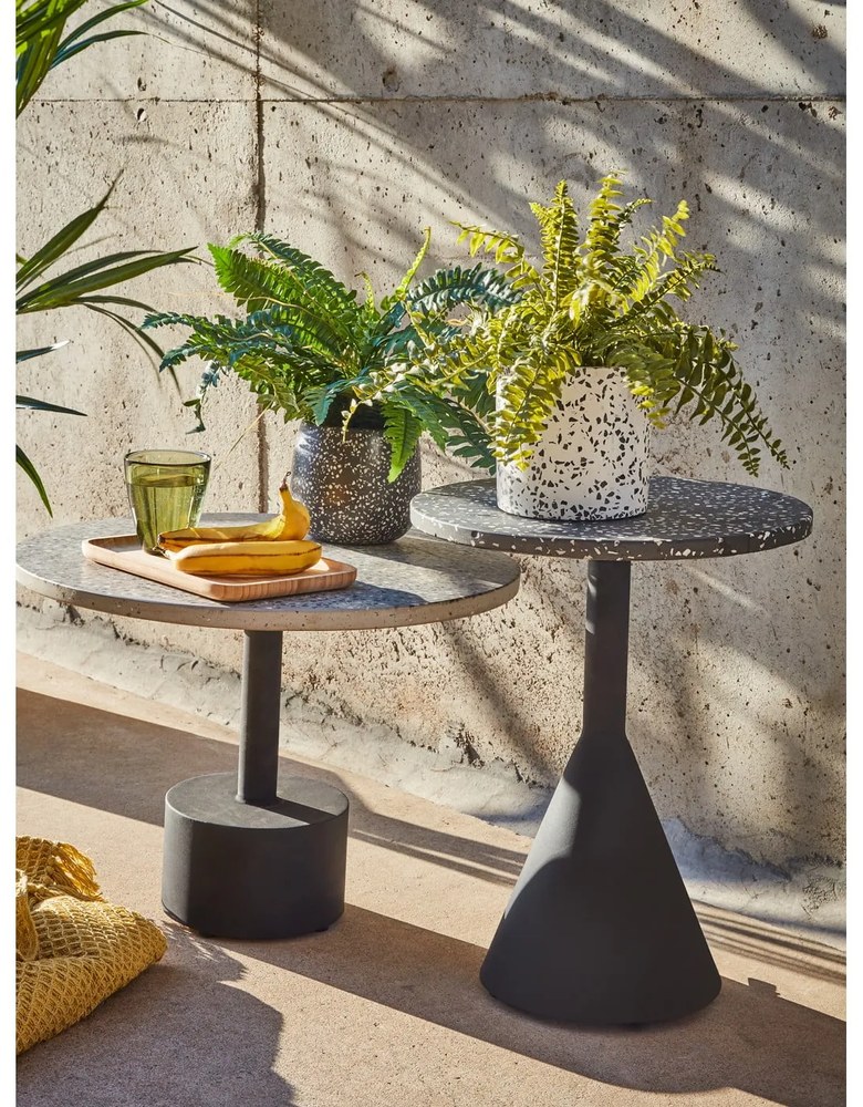 Čierny príručný stolík Kave Home Melano