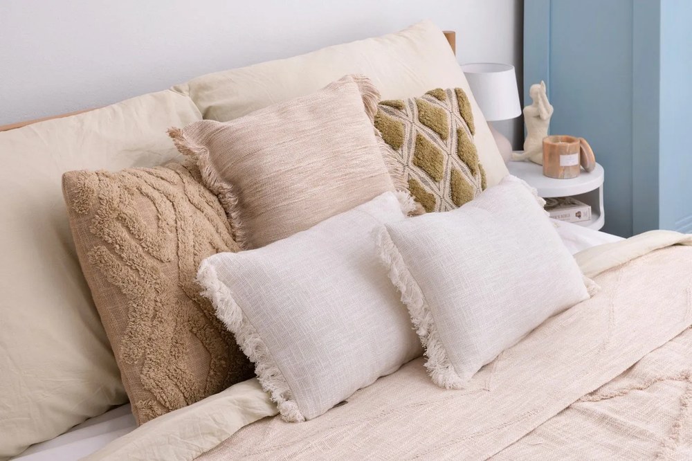 Krémovobiela bavlnená prikrývka na dvojlôžko 250x260 cm Sahara - Tiseco Home Studio