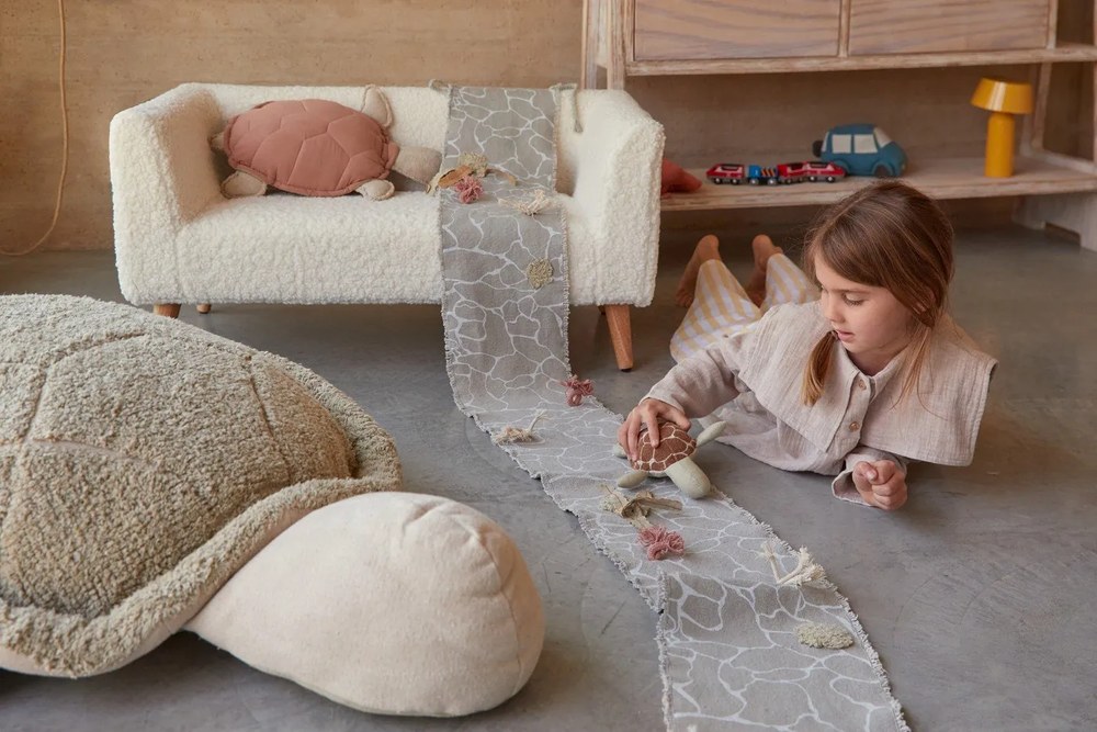 Detský vankúšik Turtle – Lorena Canals