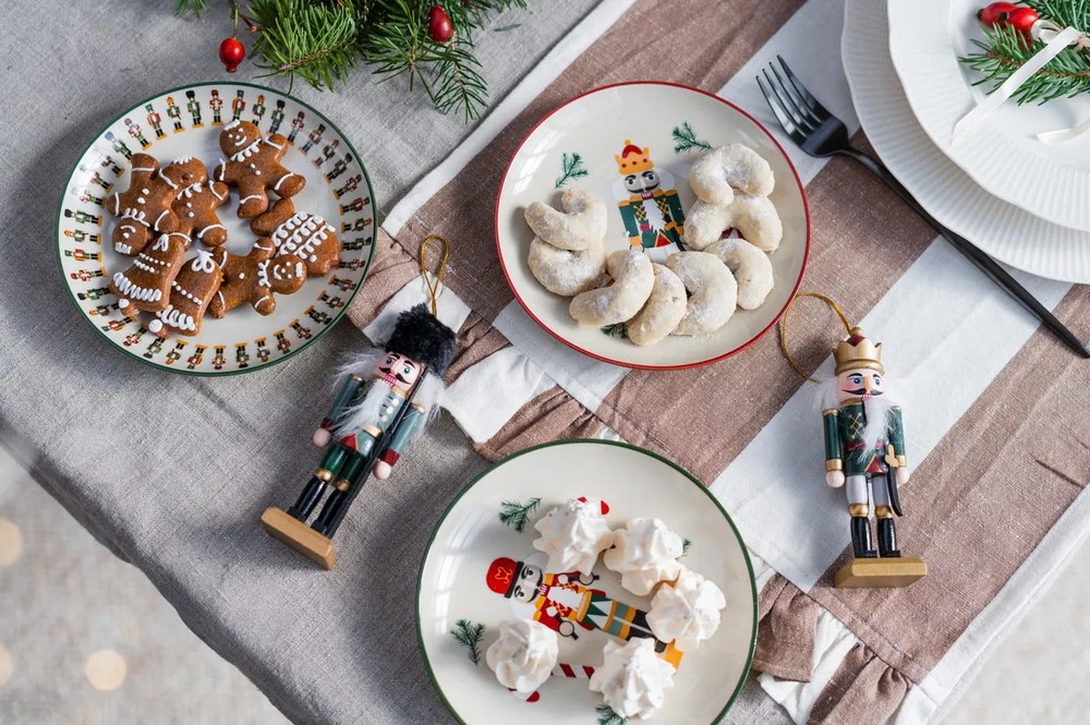 Drevené vianočné ozdoby v súprave 6 ks 13 cm Nikita – Bloomingville