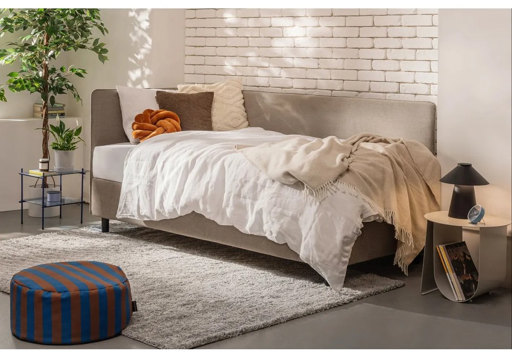 Čalúnená jednolôžková posteľ taupe s úložným priestorom s matracom 90x200 cm Avela – Bonami Selection