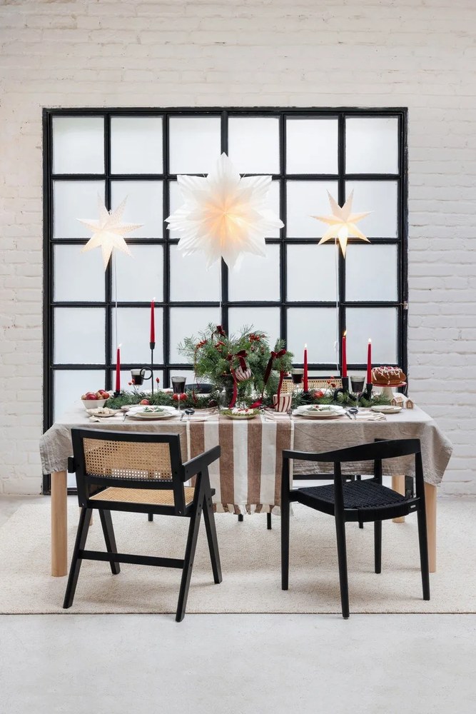 Biela závesná svetelná dekorácia s vianočným motívom ø 70 cm Sombra – Markslöjd