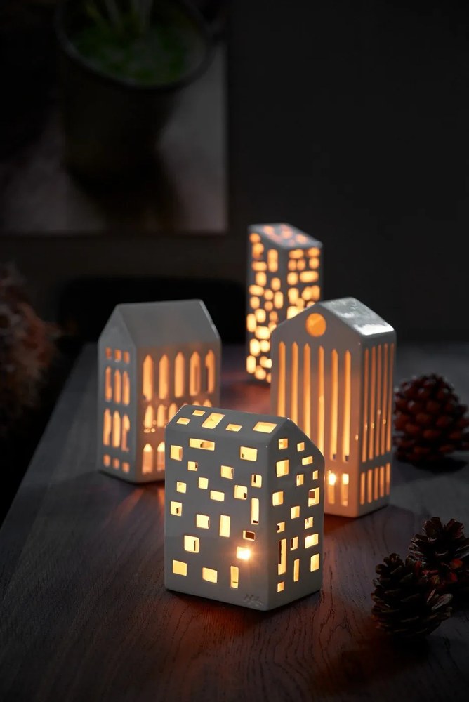 Biely keramický svietnik Kähler Design Urbania Lighthouse High Building