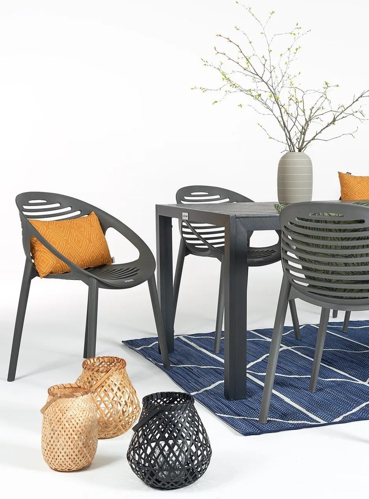 Čierne záhradné kreslo Bonami Essentials Joanna