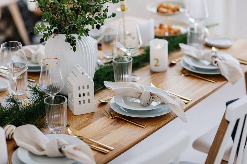 Antikoro príbor v zlatej farbe 16 ks Avie – Premier Housewares