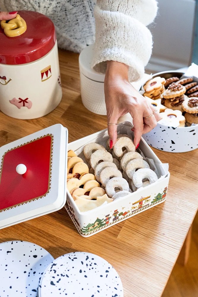 Dóza na pečivo z kameniny Yule – Bloomingville