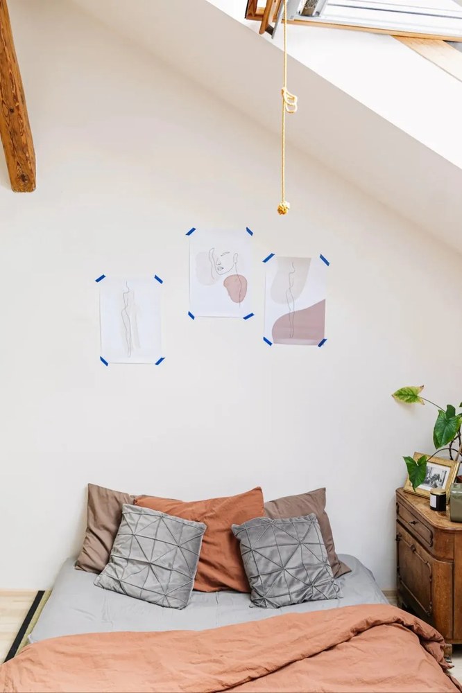 Sivý vankúš JAHU Amy, 45 x 45 cm