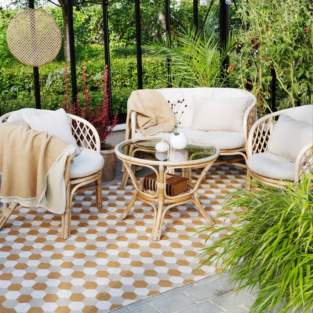 Okrovožltá deka s prímesou vlny 140x200 cm Ylva Ochre – Pappelina