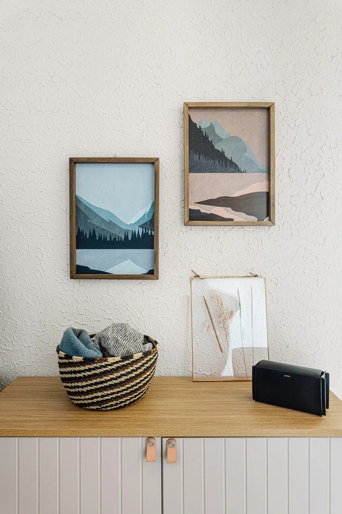 Biela nízka komoda z borovicového dreva 150x80 cm Miranda – Marckeric