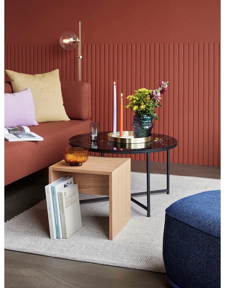 Odkladací stolík z dubového dreva Hübsch Less, 40 x 40 cm