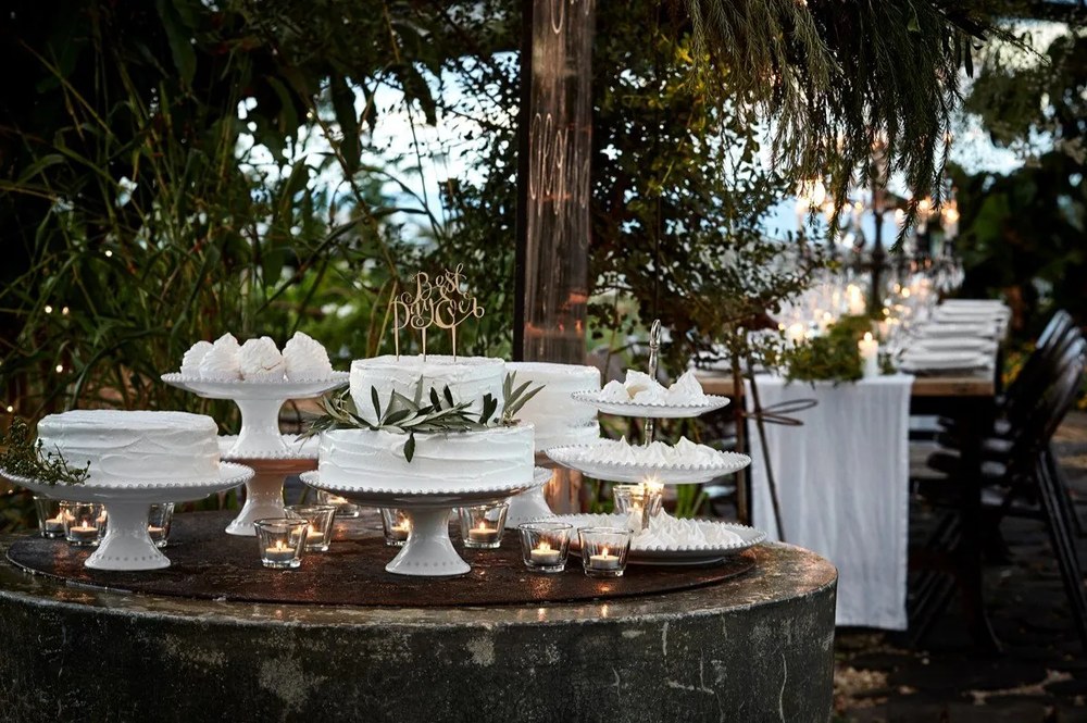 Biely kameninový podnos na tortu Costa Nova Pearl, ⌀ 22 cm