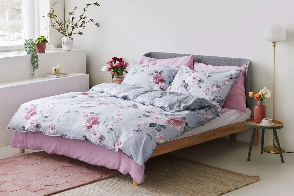 Biela porcelánová váza Kähler Design Poppy, výška 21 cm