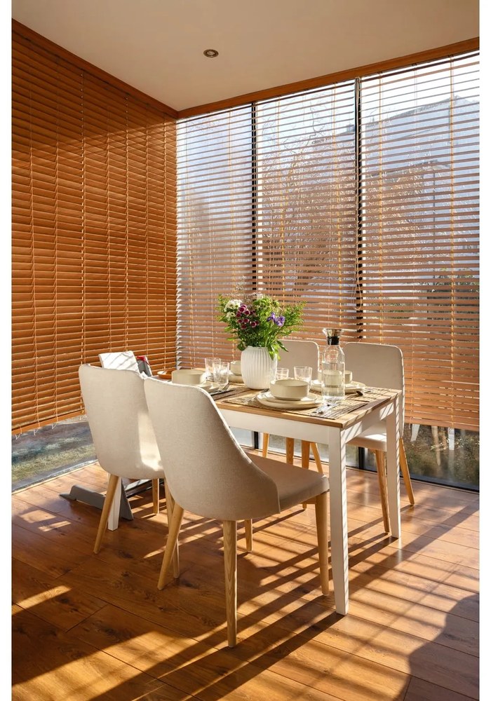 Béžová jedálenská stolička Rosie – Kave Home