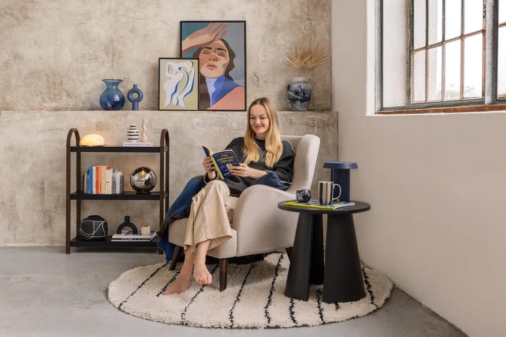 Béžové zamatové kreslo ušiak Noemye – Bonami Selection