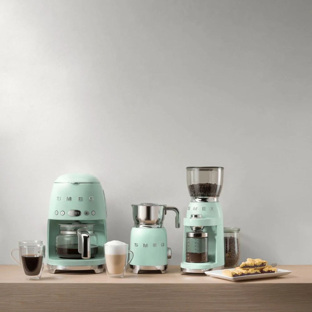 Svetlozelený kávovar na prekvapkávanú kávu Retro Style – SMEG