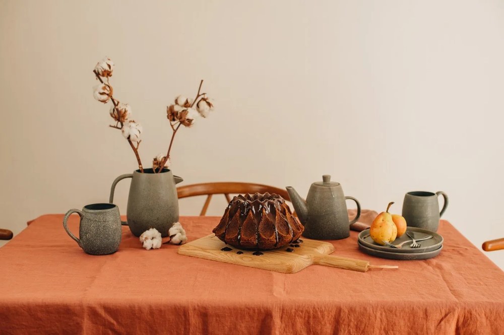 Sivý kameninový hrnček Bloomingville Kendra, 500 ml