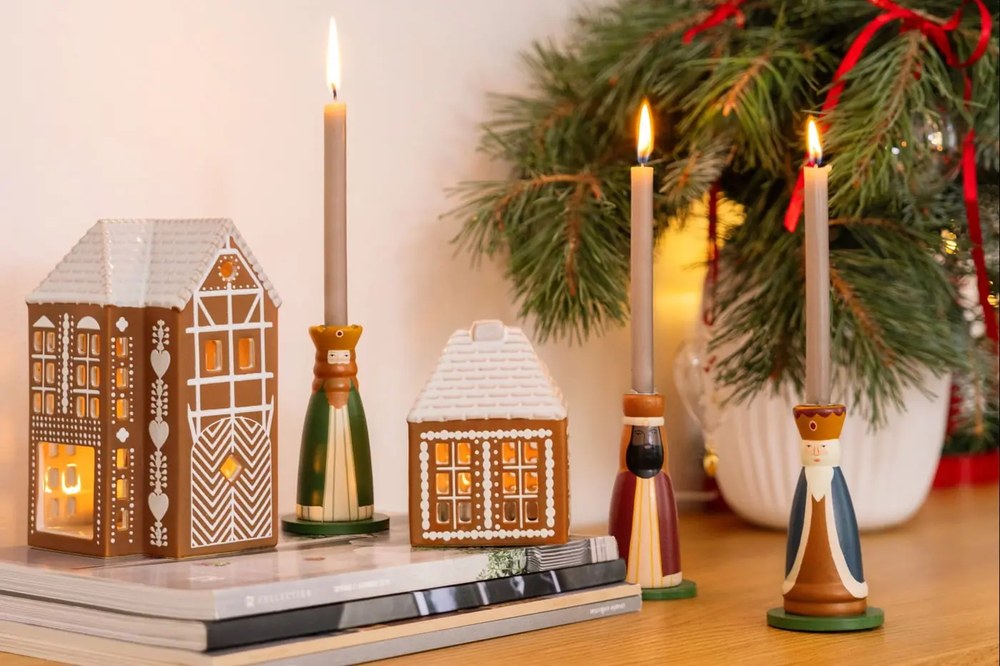 Kameninový svietnik Gingerbread Lighthouse – Kähler Design