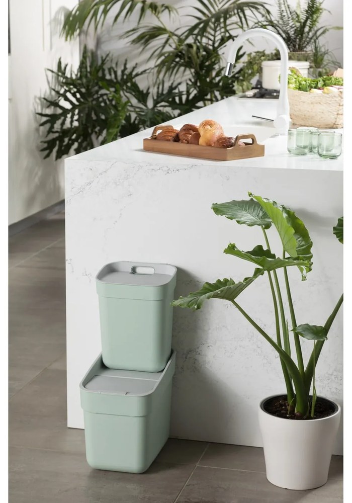 Svetlozelený odpadkový kôš na triedený odpad z recyklovaného plastu 10 l Ready To Collect – Curver