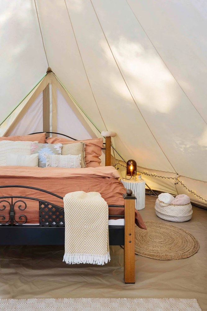 Béžový bavlnený dekoratívny vankúš Tiseco Home Studio Waffle, 45 x 45 cm