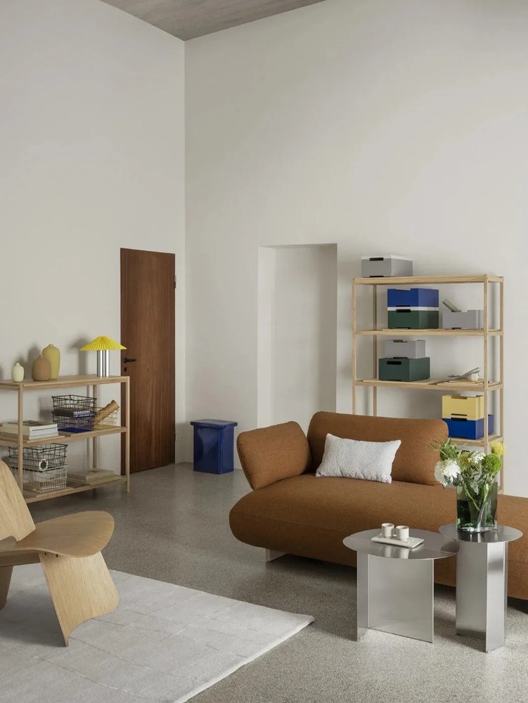 Okrúhly odkladací stolík antikoro ø 35 cm Oru – Blomus