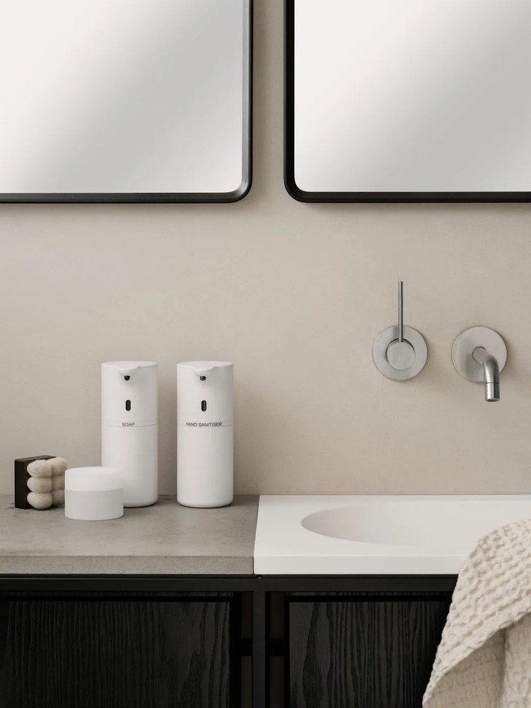 Béžová bavlnená osuška Blomus Moonbeam, 140 x 70 cm