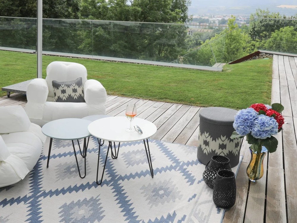 Biele rozkladacie kreslo vhodné do exteriéru Karup Design Design OUT™ Hippo White