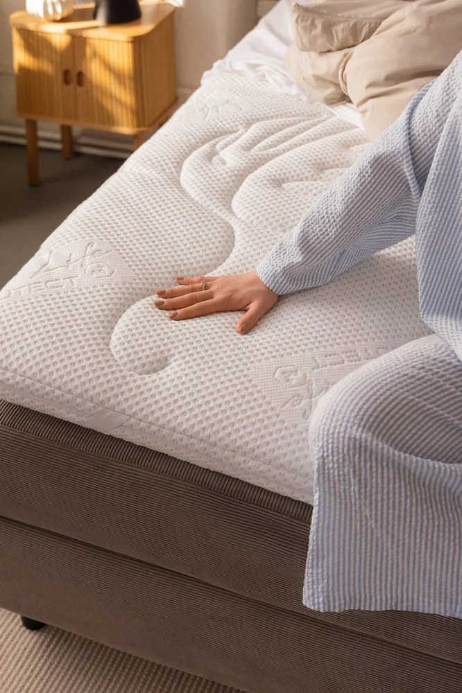 Boxspring posteľ taupe s úložným priestorom 160x200 cm Elva Bold – Bonami Selection