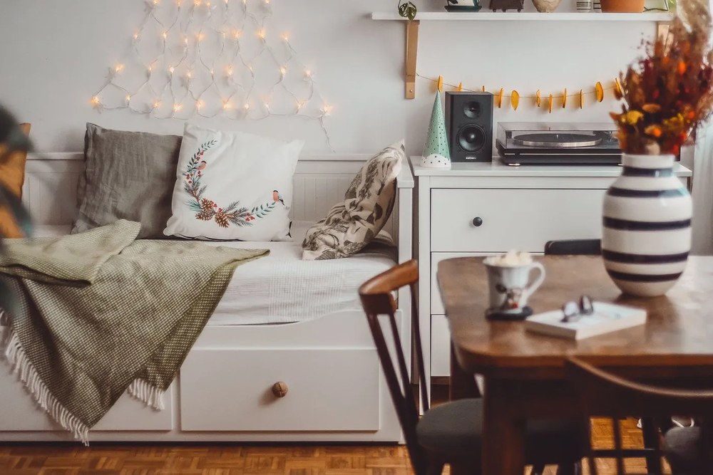 Čierno-biela kameninová váza Kähler Design Omaggio, výška 30,5 cm