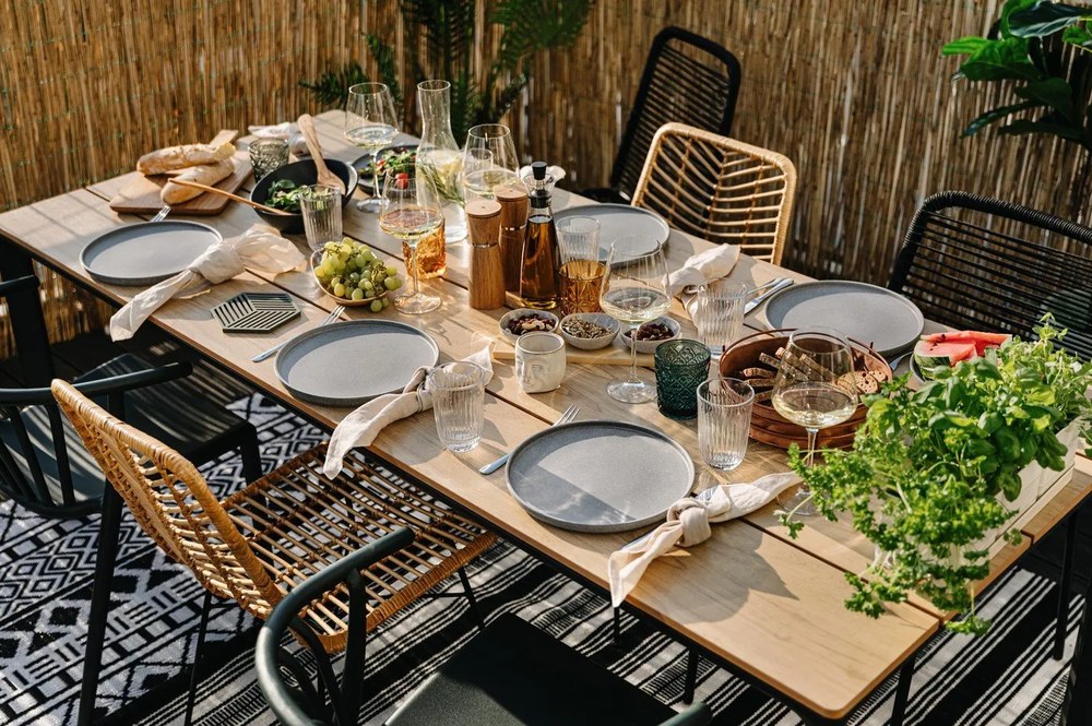 Čierna záhradná stolička Bonami Essentials Kai