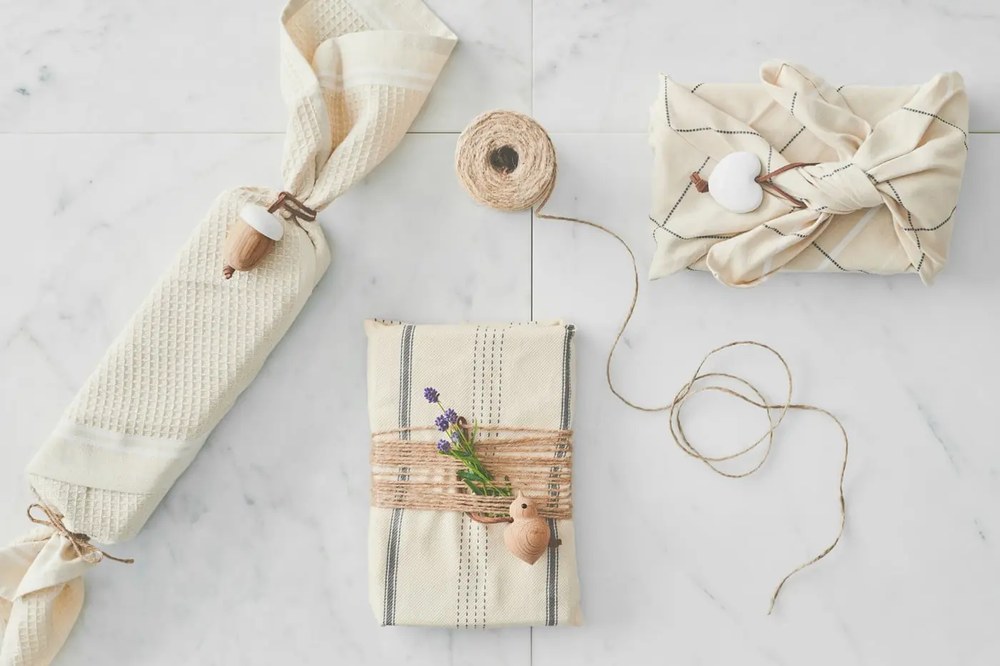 Drevená závesná vianočná dekorácia Kähler Design Nordic Tales