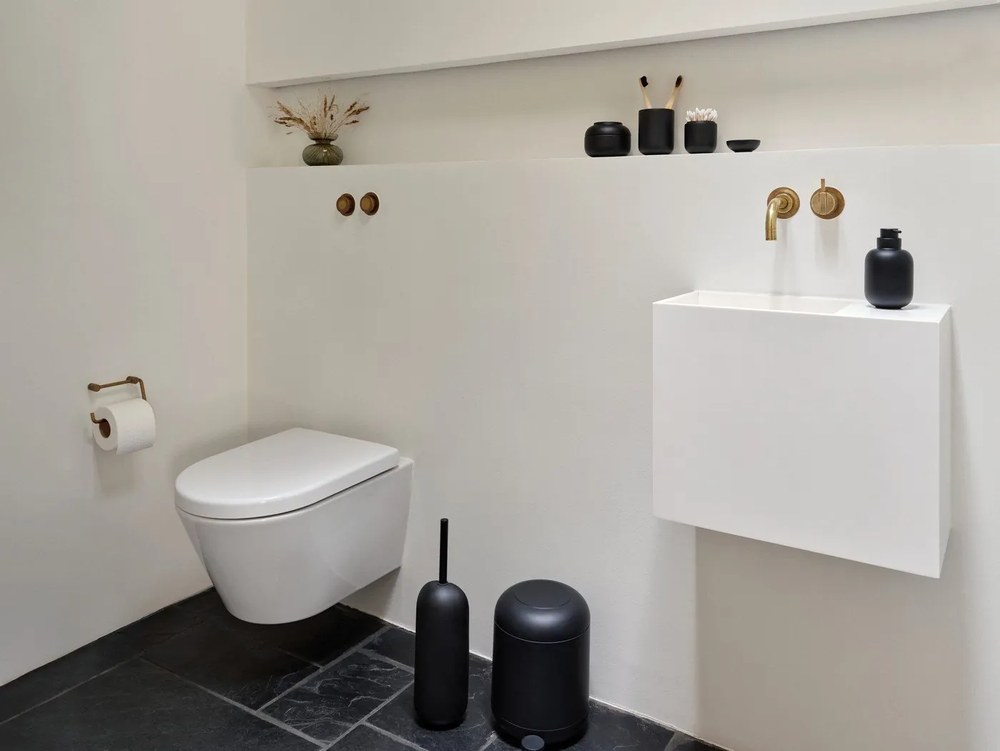 Čierny nášľapný plastový odpadkový kôš 4 l Sensu – Zone