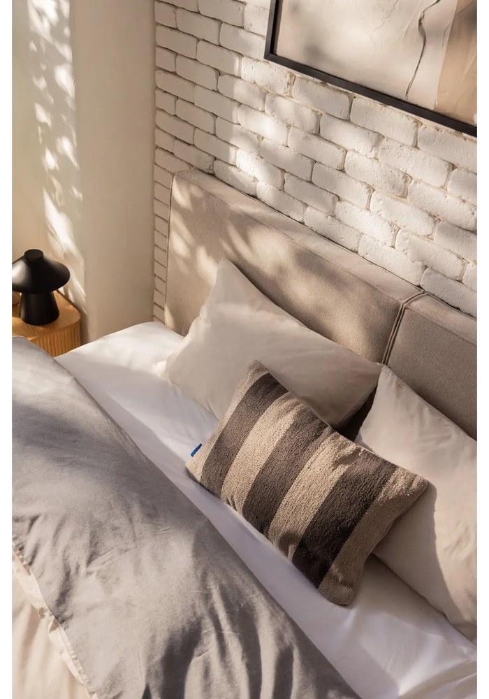 Béžová boxspring posteľ s úložným priestorom 180x200 cm Elva Bold – Bonami Selection