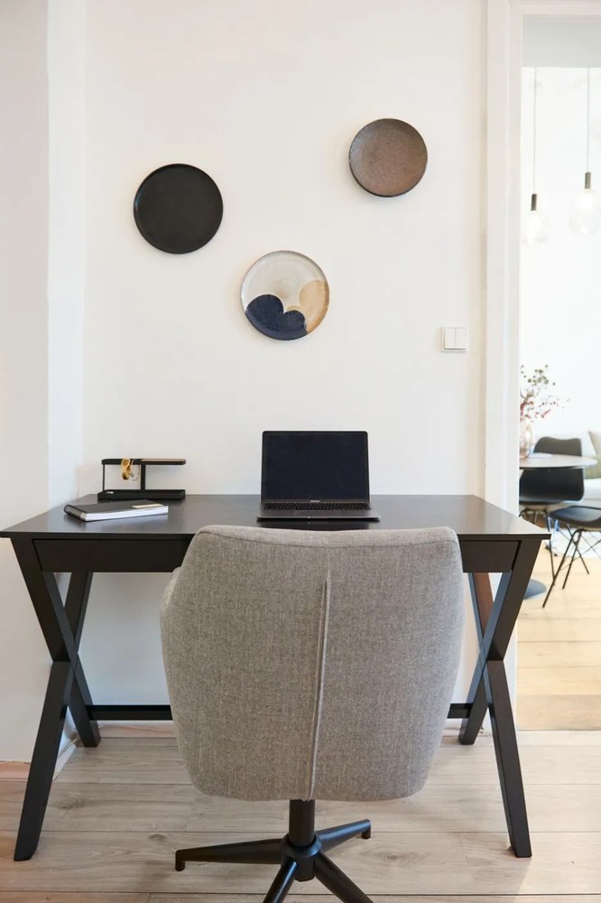 Servírovací tanier z kameniny Bloomingville Jules, ø 28,5 cm