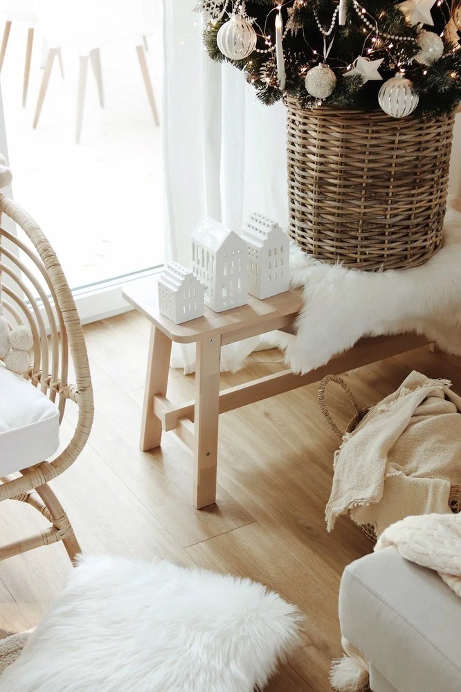 Biely keramický svietnik Kähler Design Urbania Lighthouse Manor