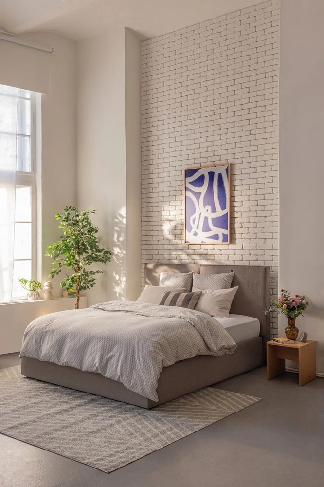 Sivá čalúnená dvojlôžková posteľ s úložným priestorom s roštom 180x200 cm Thessa Bold – Bonami Selection