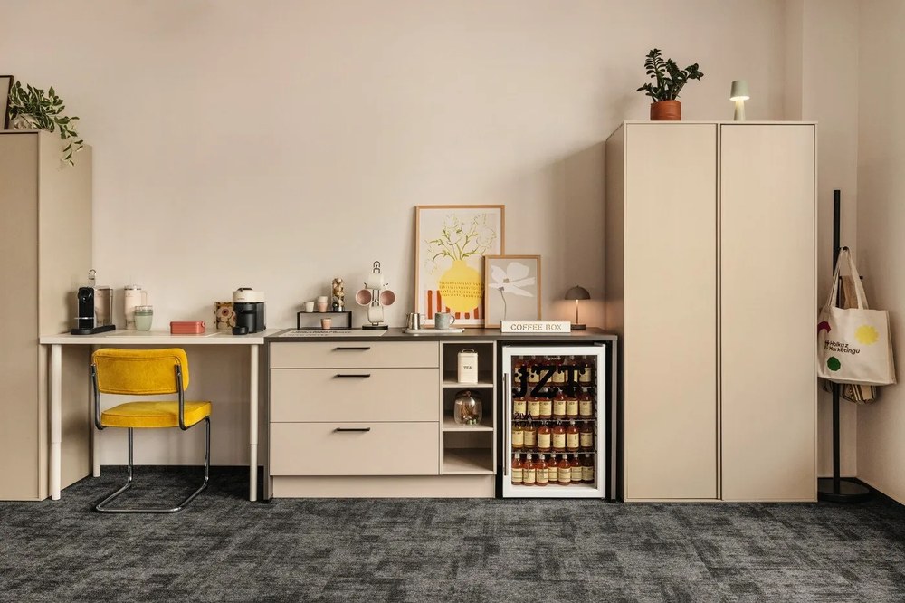 Kovový držiak na hrnčeky Radka - Orion