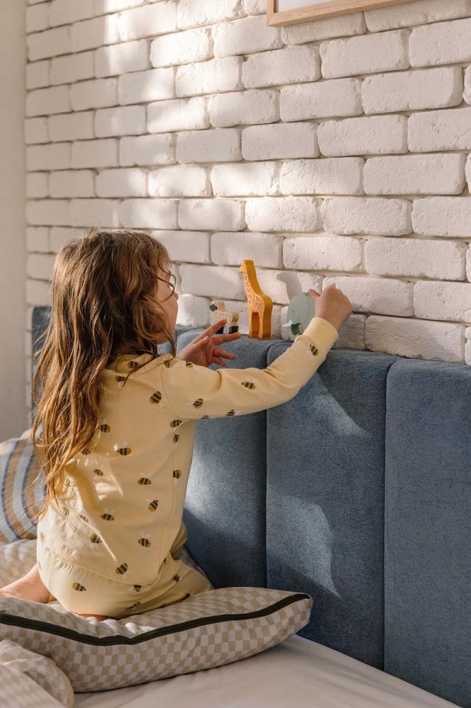 Modrá boxspring posteľ s úložným priestorom 180x200 cm Elva Bold Line – Bonami Selection