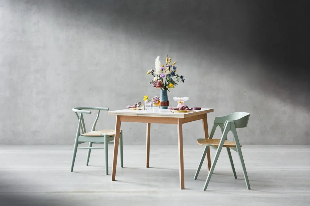 Rozkladací jedálenský stôl s bielou doskou Hammel Single, 90 x 90 cm