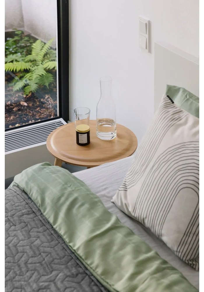 Vonná sójová sviečka doba horenia 40 h Slavic Edition: #09 Library – Perfumed Prague