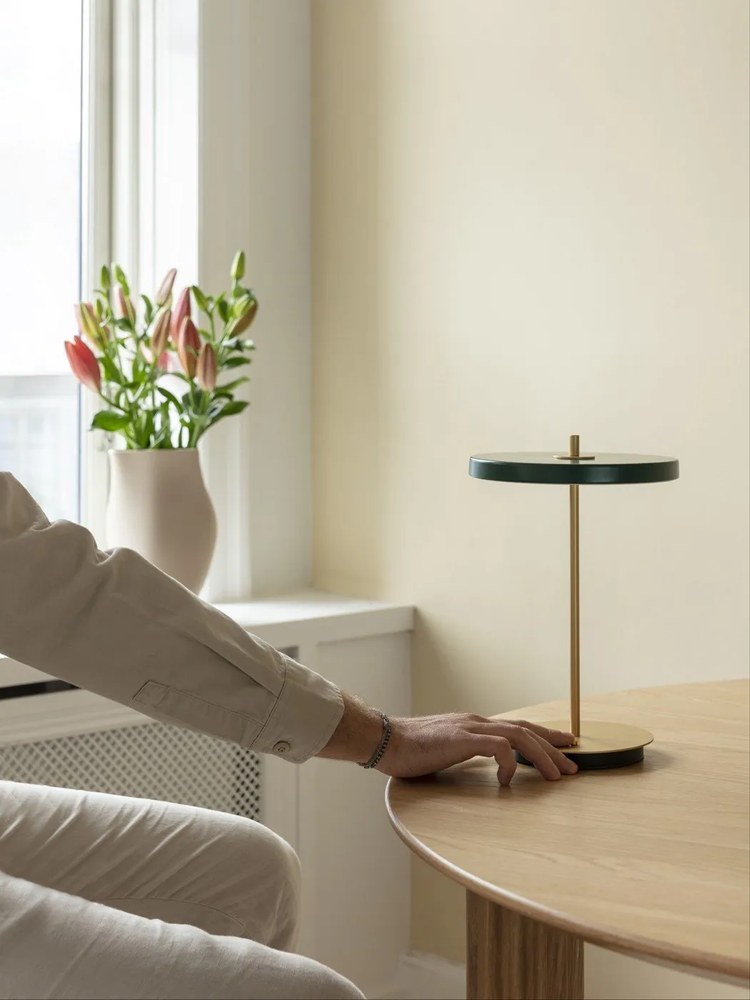 Okrúhly jedálenský stôl z dubového dreva ø 120 cm Comfort Circle – UMAGE