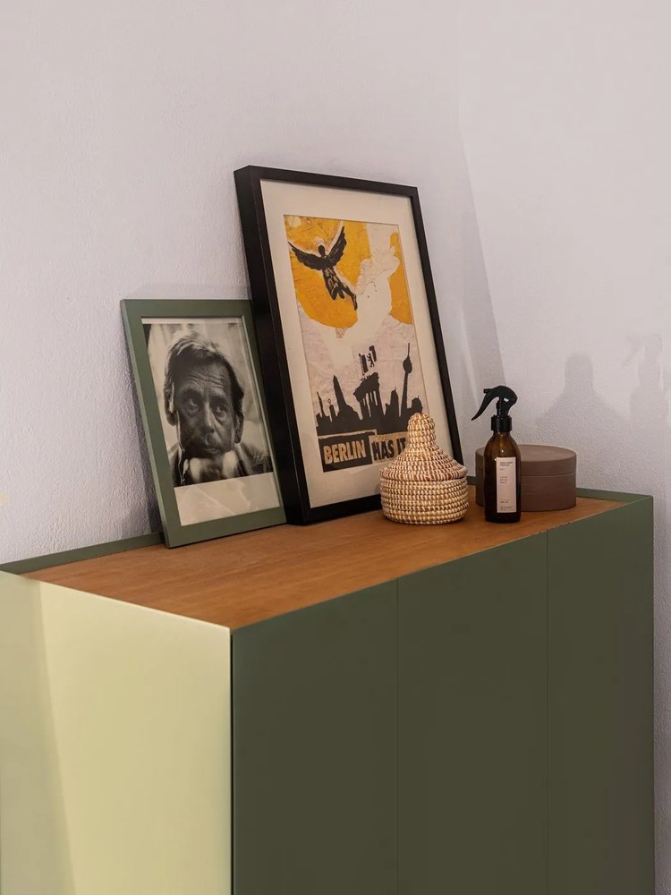 Zelená vysoká komoda v dekore duba 95x120 cm Arista – Teulat